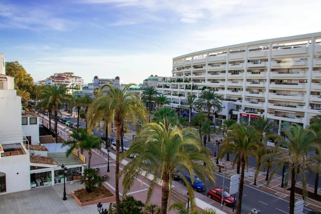 民宿 Jardines Puerto Banus Rooms 马尔韦利亚