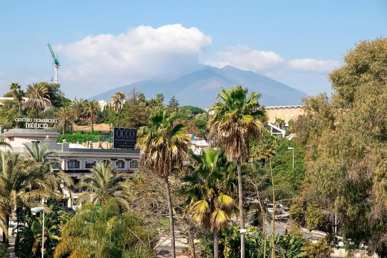 Jardines Puerto Banus Rooms 马尔韦利亚 民宿