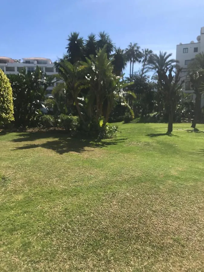 Jardines Puerto Banus Rooms 马尔韦利亚